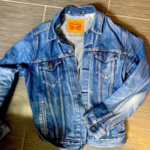Levi’s Jean Jacket Large